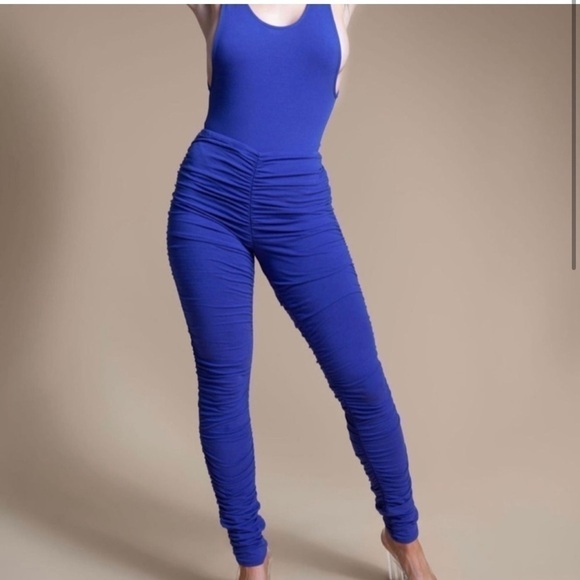 Legging set. Two piece ruched legging set. Blue. Medium. - Picture 1 of 4